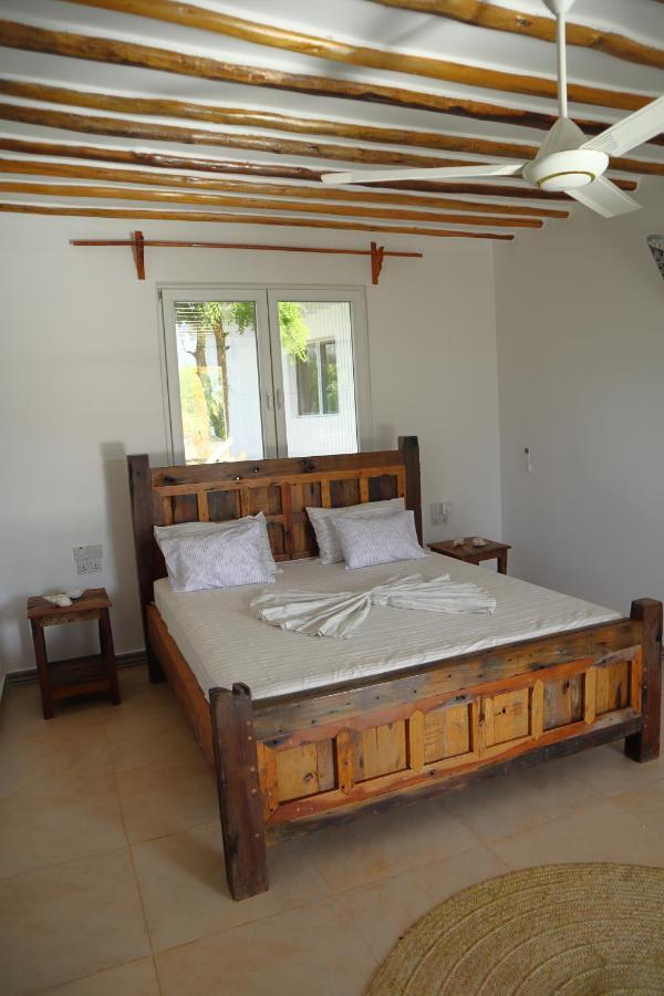 Holiday Time Bungalows Zanzibar มาเทมวu ภายนอก รูปภาพ