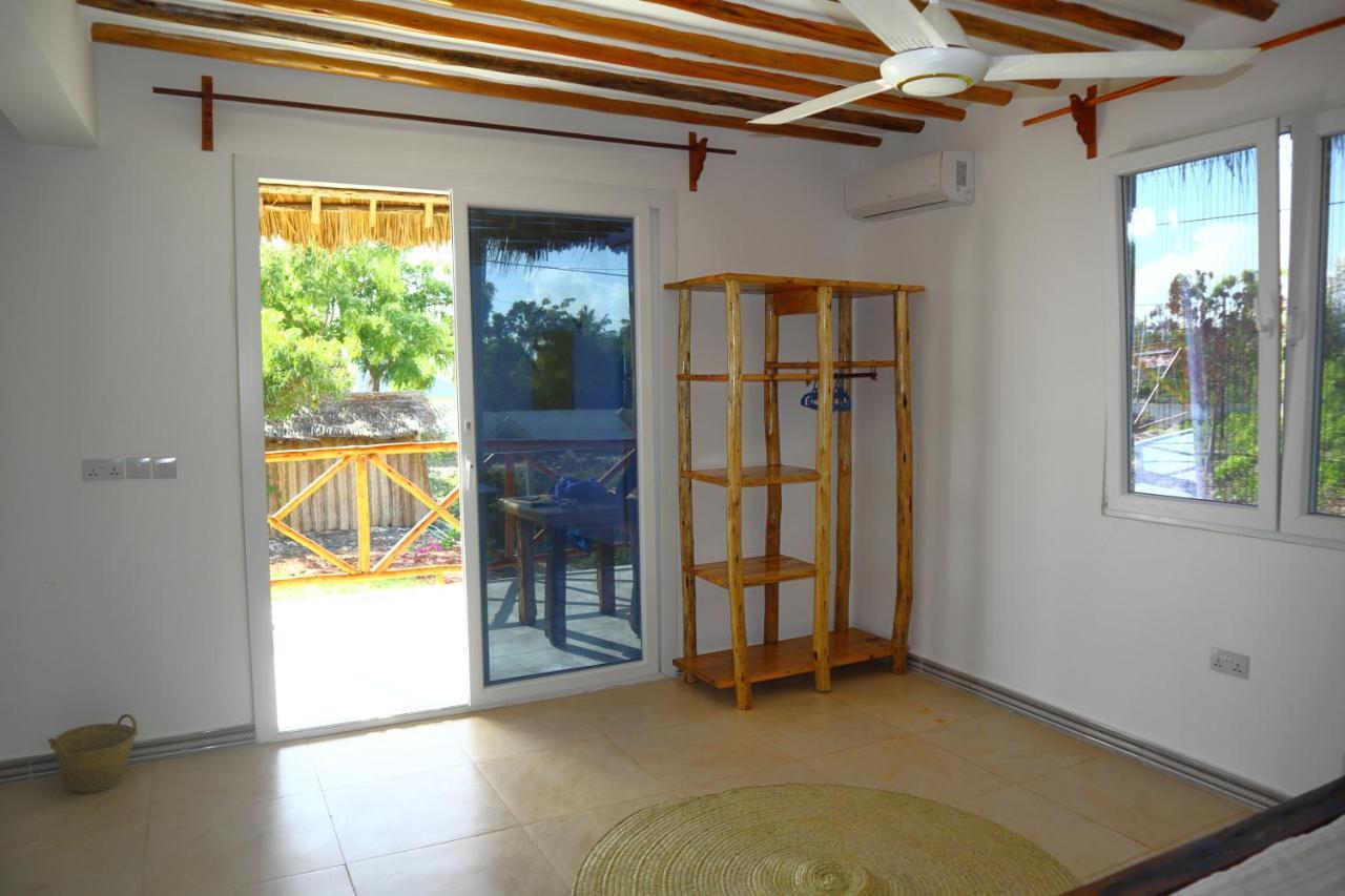 Holiday Time Bungalows Zanzibar มาเทมวu ภายนอก รูปภาพ