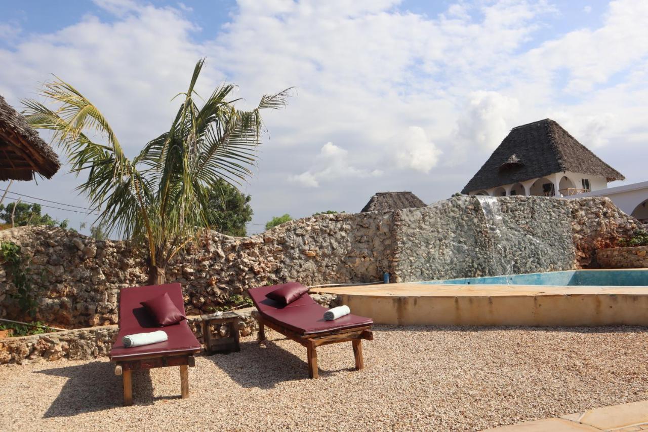 Holiday Time Bungalows Zanzibar มาเทมวu ภายนอก รูปภาพ