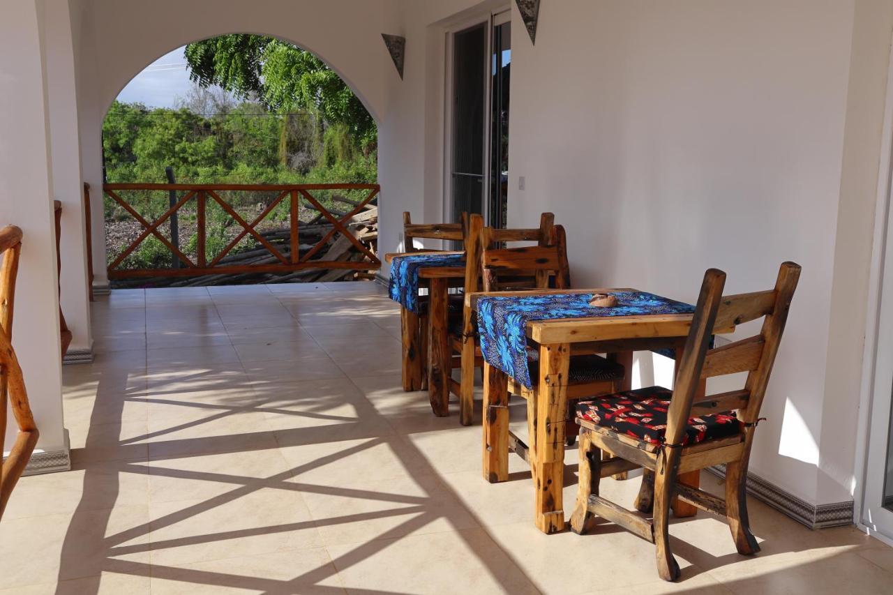 Holiday Time Bungalows Zanzibar มาเทมวu ภายนอก รูปภาพ