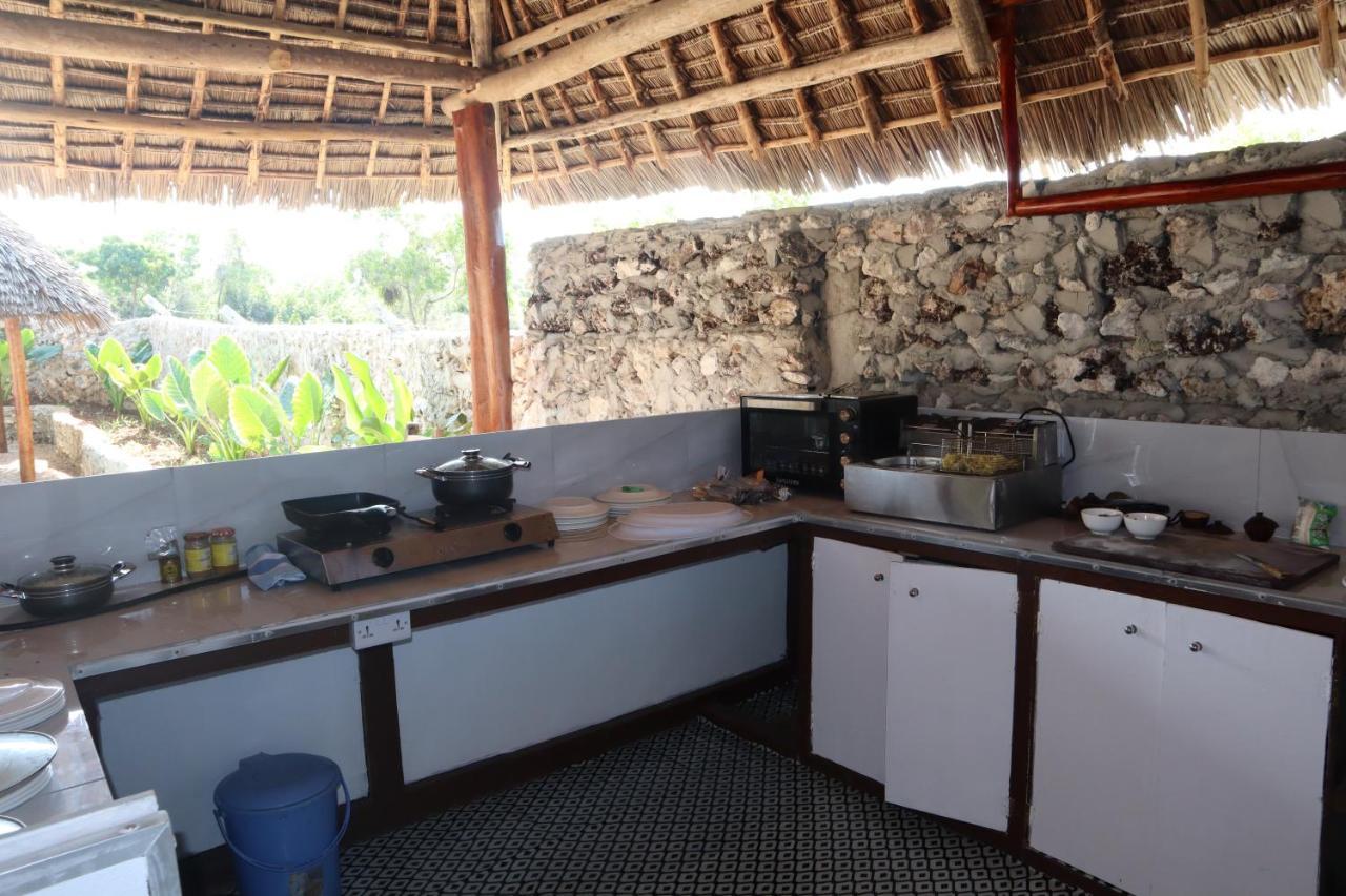 Holiday Time Bungalows Zanzibar มาเทมวu ภายนอก รูปภาพ