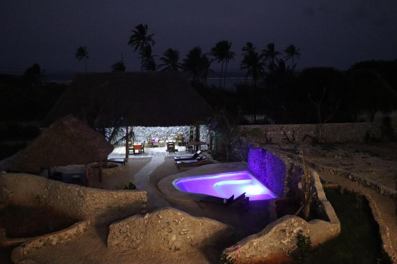 Holiday Time Bungalows Zanzibar มาเทมวu ภายนอก รูปภาพ