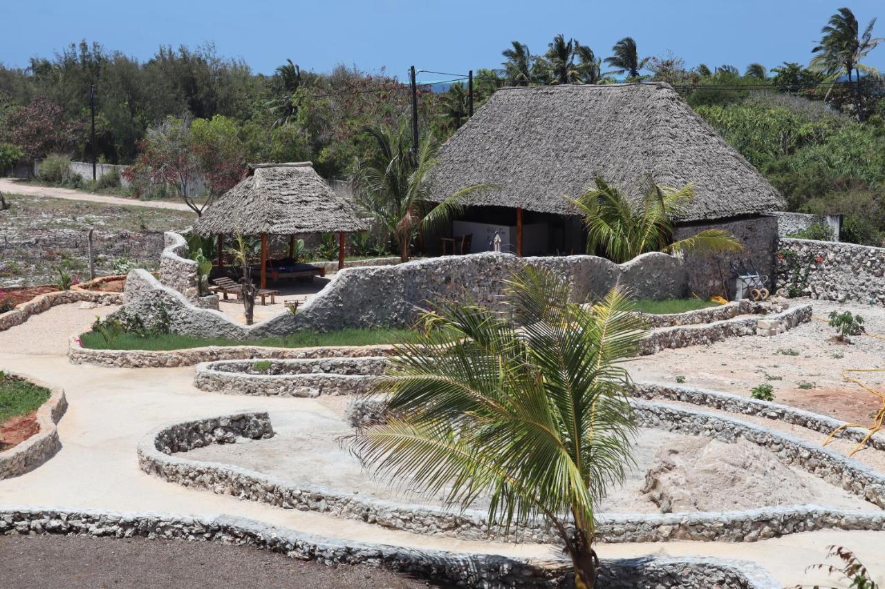 Holiday Time Bungalows Zanzibar มาเทมวu ภายนอก รูปภาพ