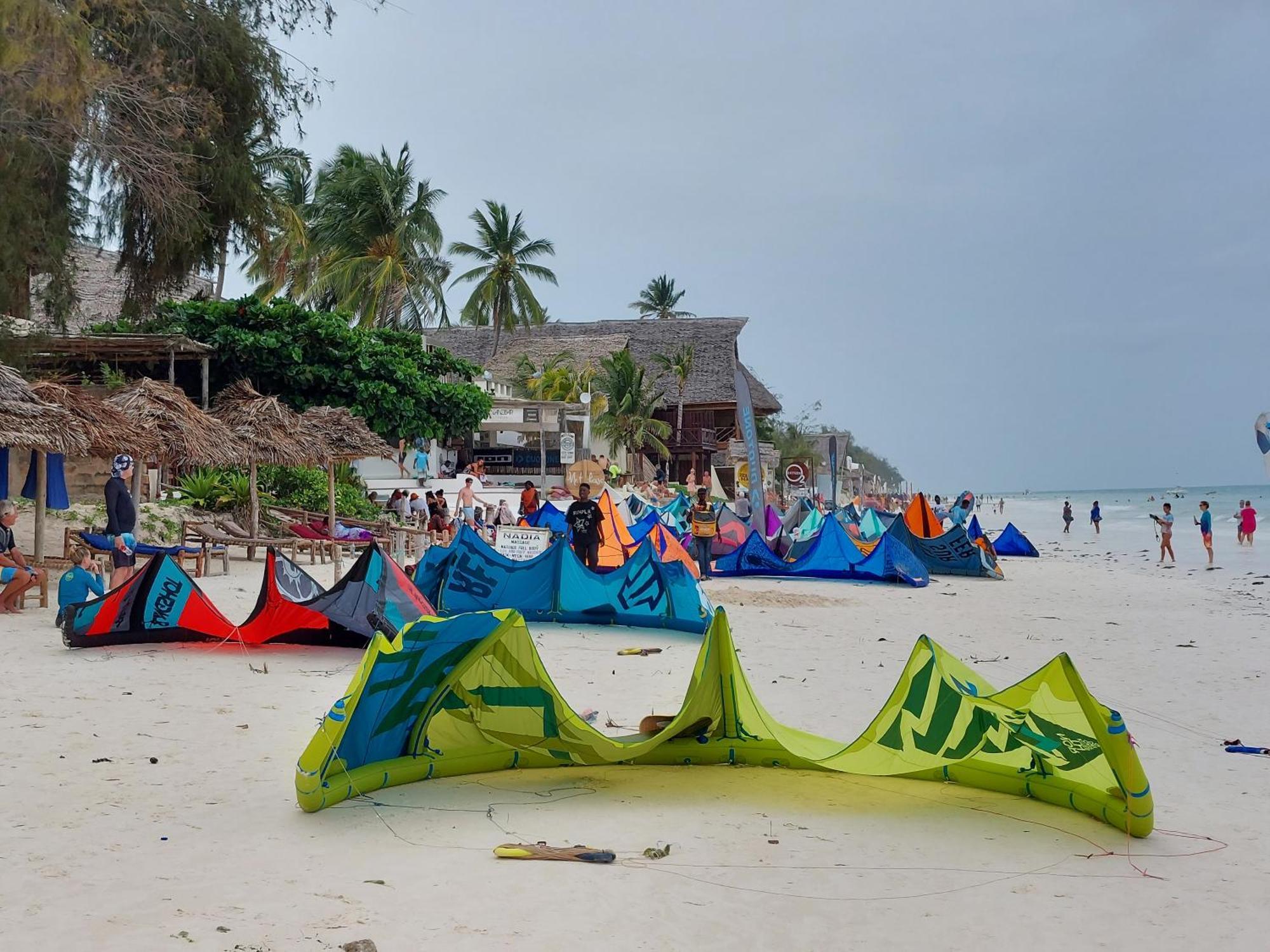 Holiday Time Bungalows Zanzibar มาเทมวu ภายนอก รูปภาพ