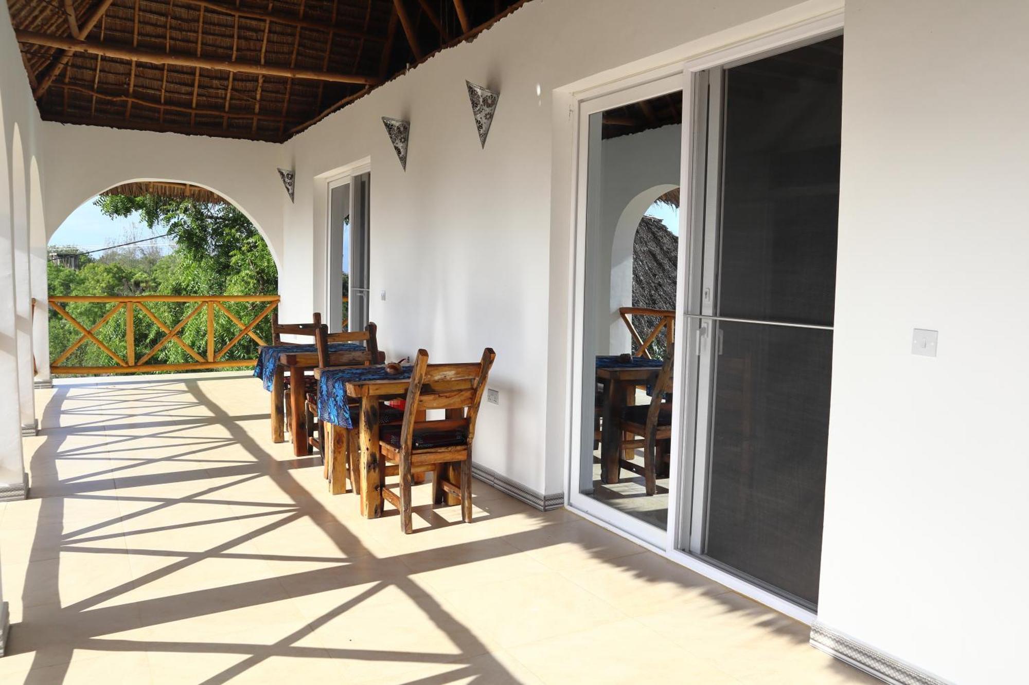 Holiday Time Bungalows Zanzibar มาเทมวu ภายนอก รูปภาพ