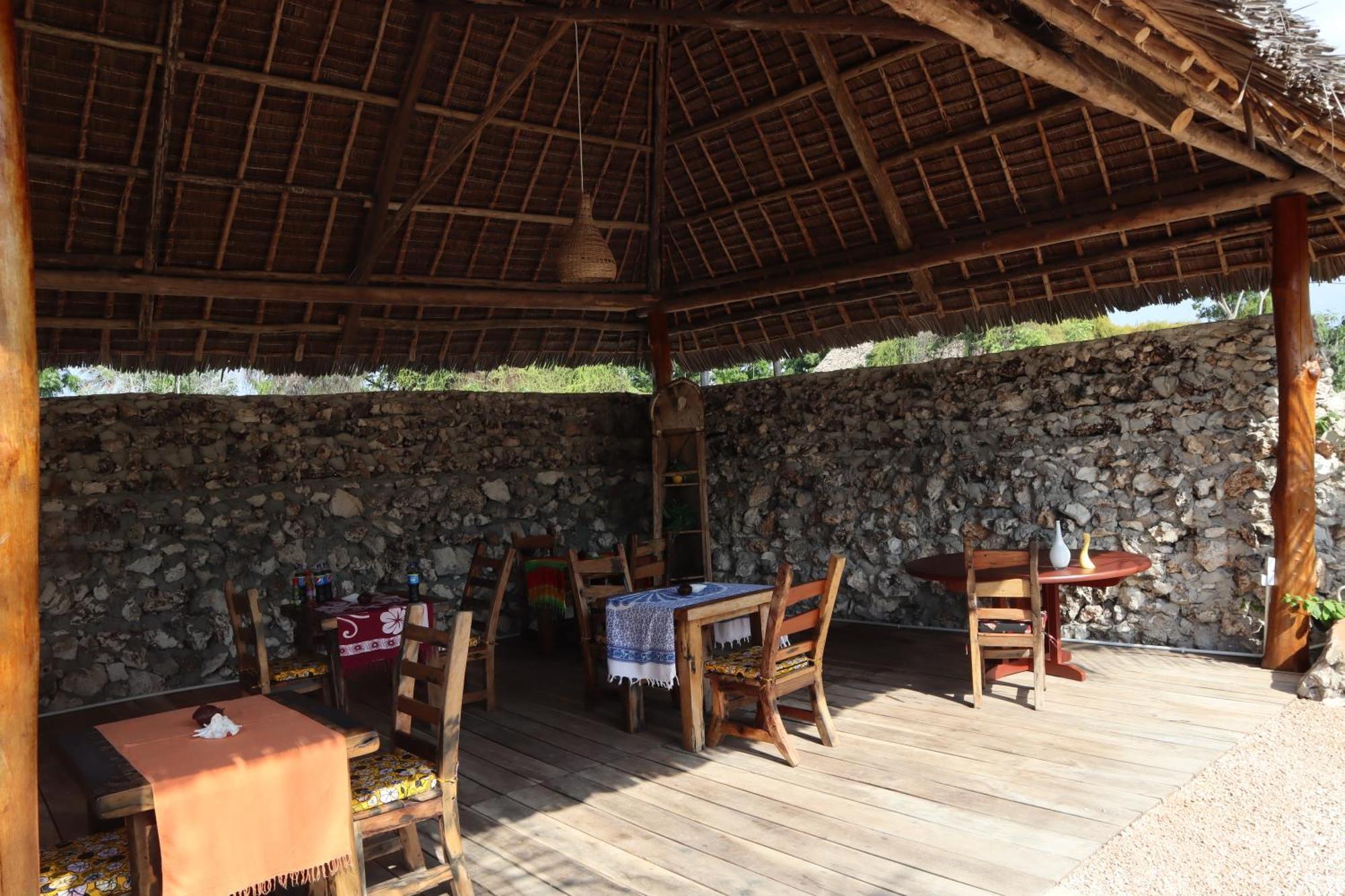 Holiday Time Bungalows Zanzibar มาเทมวu ภายนอก รูปภาพ