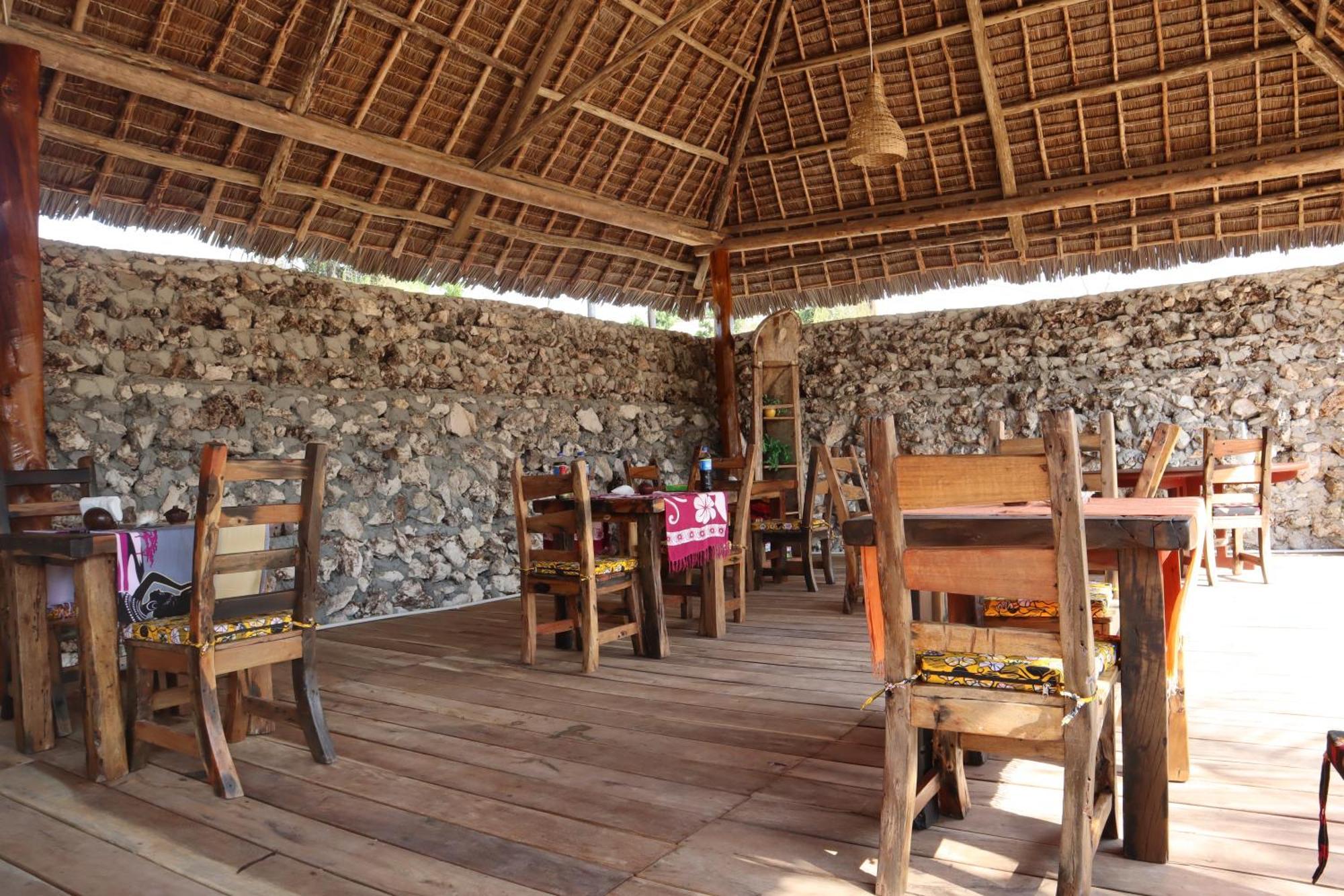 Holiday Time Bungalows Zanzibar มาเทมวu ภายนอก รูปภาพ