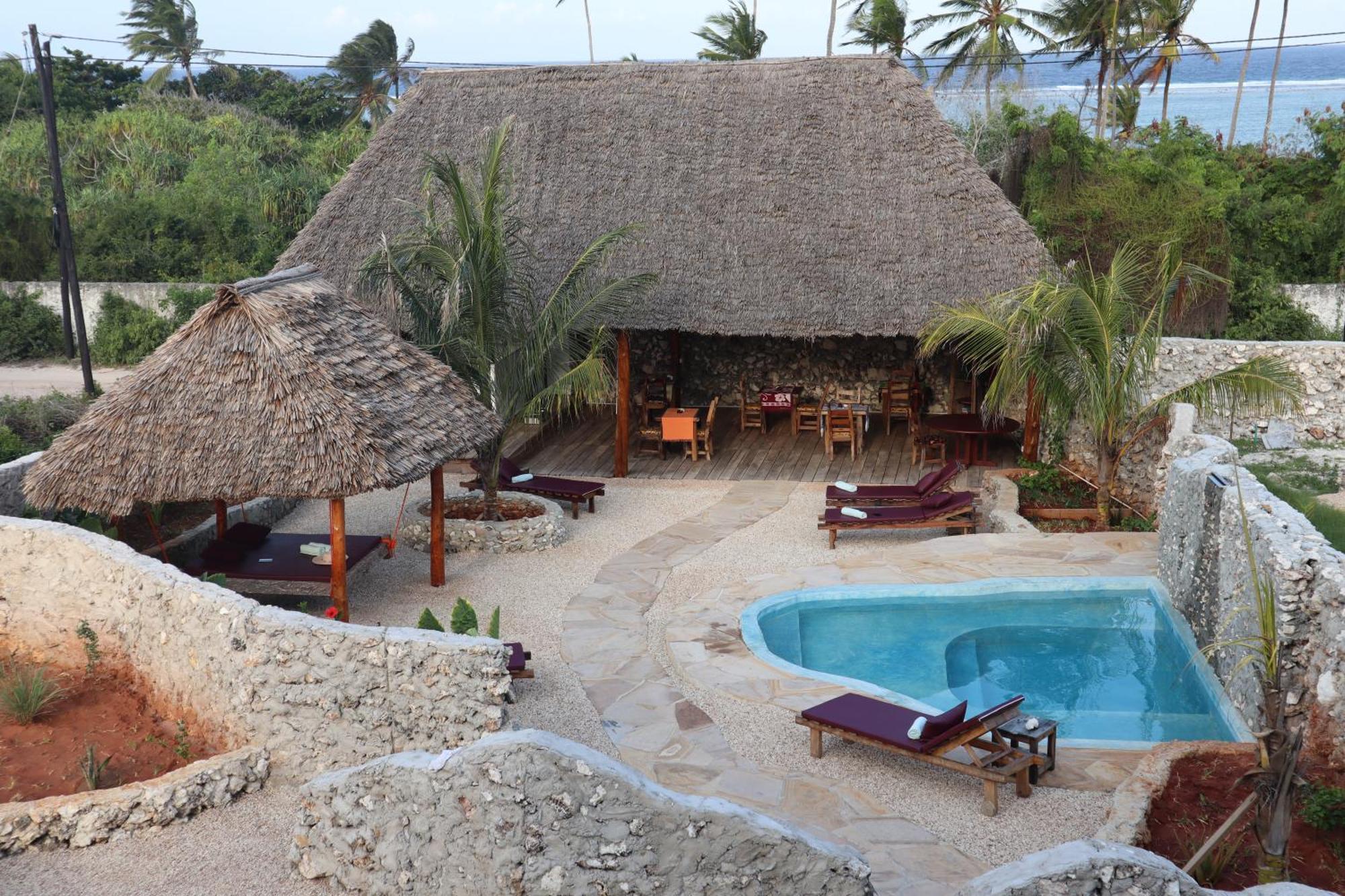 Holiday Time Bungalows Zanzibar มาเทมวu ภายนอก รูปภาพ
