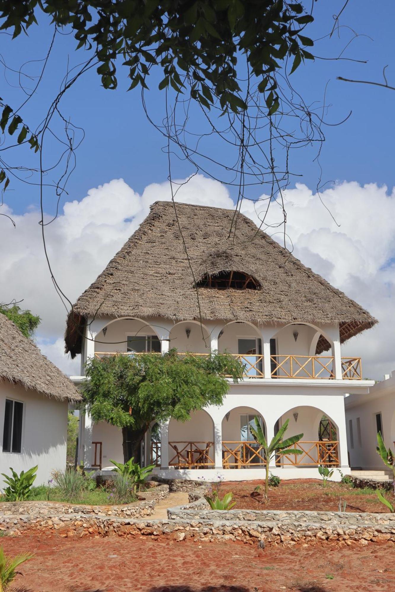 Holiday Time Bungalows Zanzibar มาเทมวu ภายนอก รูปภาพ