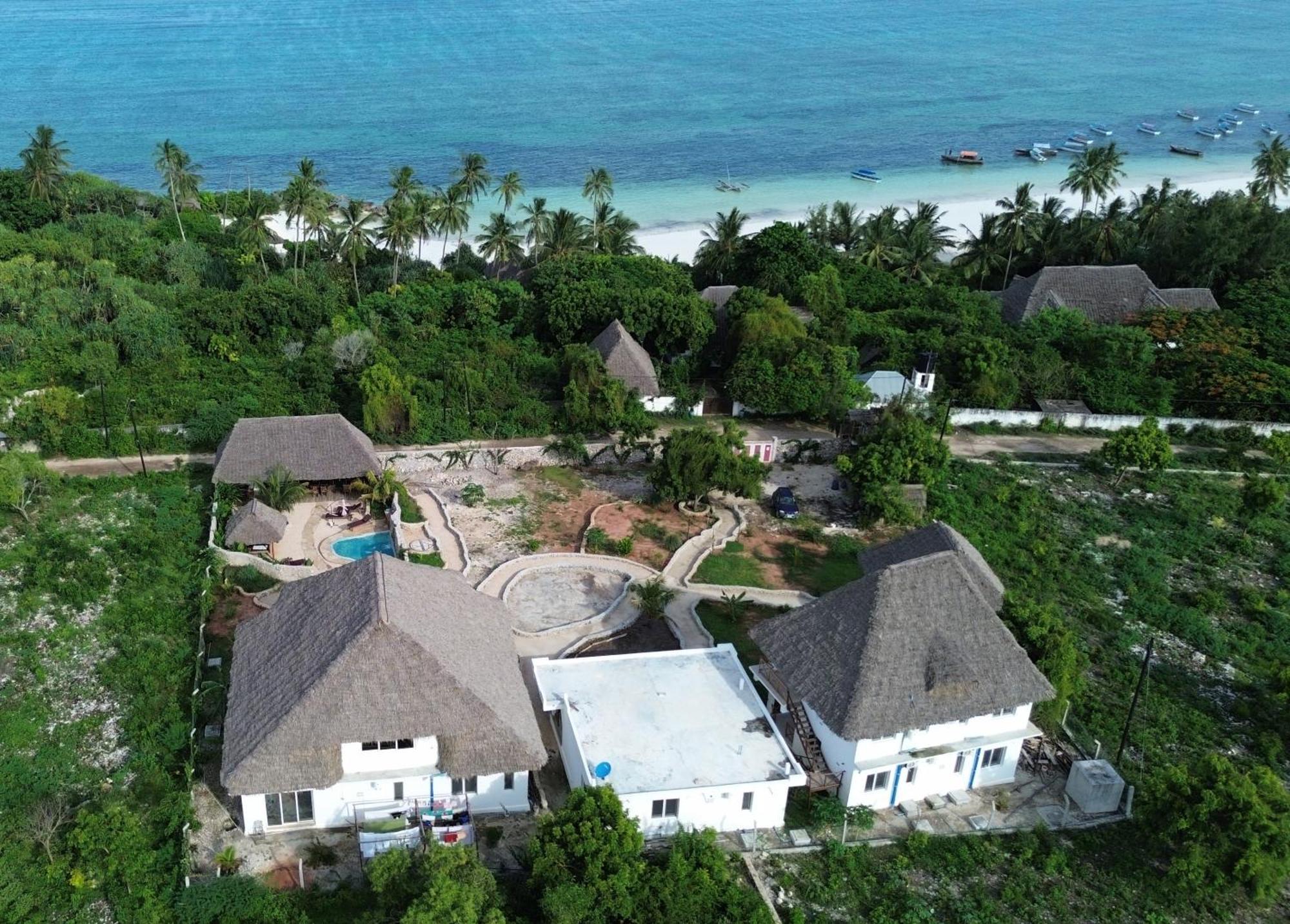 Holiday Time Bungalows Zanzibar มาเทมวu ภายนอก รูปภาพ